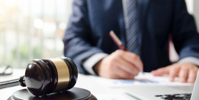 Người thừa kế không phụ thuộc vào nội dung của di chúc vẫn được hưởng phần di sản bằng 2/3 suất của một người thừa kế theo pháp luật trong một số trường hợp (Ảnh minh họa)