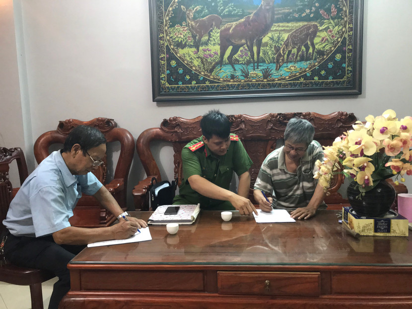 Thượng úy Bùi Văn Kửu luôn tâm niệm phải biết lắng nghe, chia sẻ, cảm thông với người dân và hơn hết là “đặt mình vào địa vị nhân dân” để giải quyết công việc