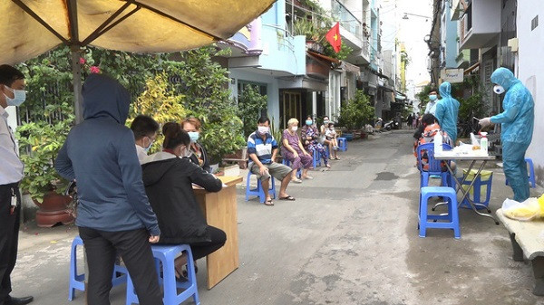 Lấy mẫu Covid-19 trong cộng đồng để xét nghiệm