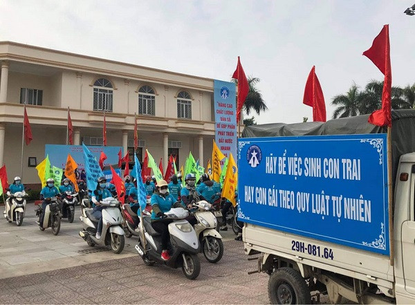 Hà Nội tổ chức mít tinh, diễu hành phát động Tháng hành động quốc gia về dân số 2020