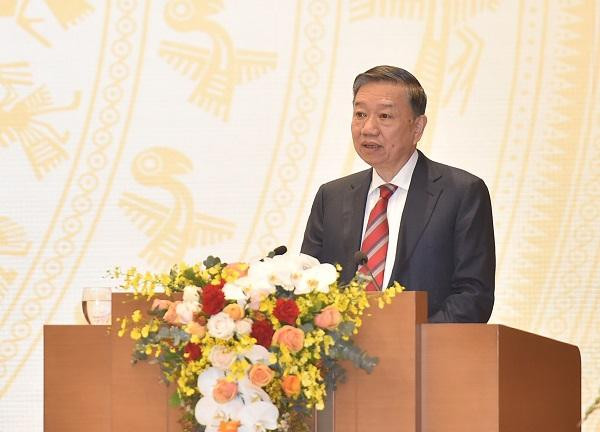 Bộ trưởng Tô Lâm báo cáo tại hội nghị sáng 29/12