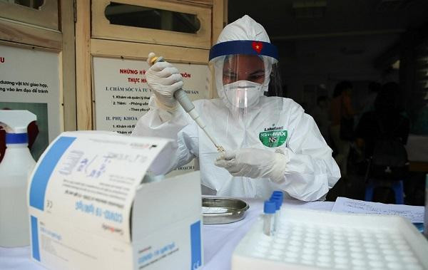 Lấy mẫu xét nghiệm Covid-19