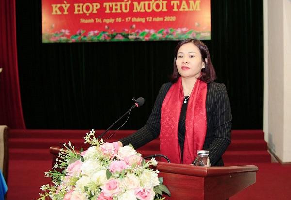 Đồng chí Nguyễn Thị Tuyến phát biểu tại kỳ họp Đồng chí Nguyễn Thị Tuyến phát biểu tại kỳ họp