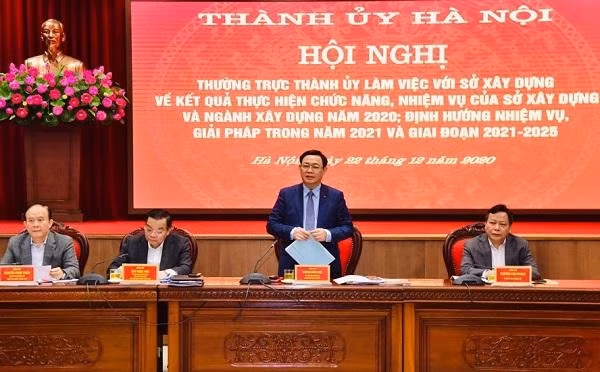 Bí thư Thành ủy Vương Đình Huệ kết luận buổi làm việc