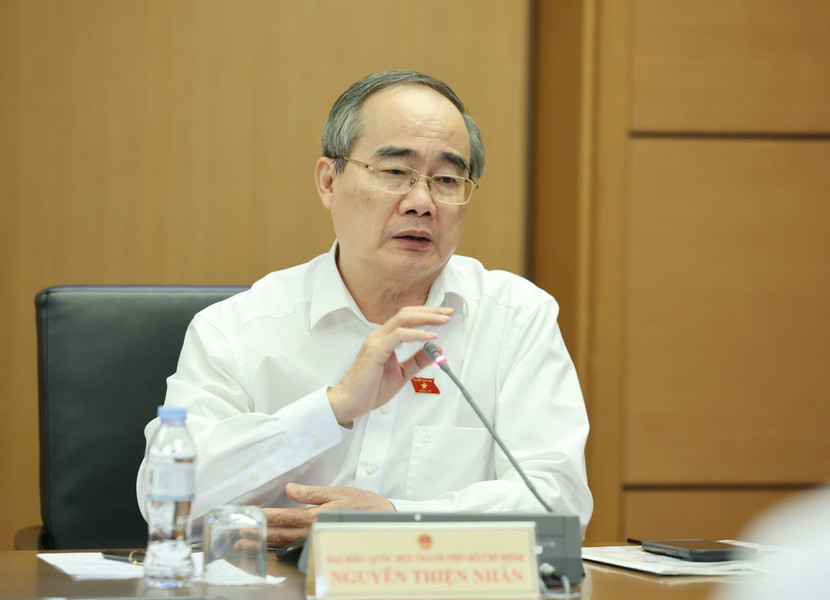 ĐBQH Nguyễn Thiện Nhân (đoàn TP HCM) phát biểu thảo luận tổ