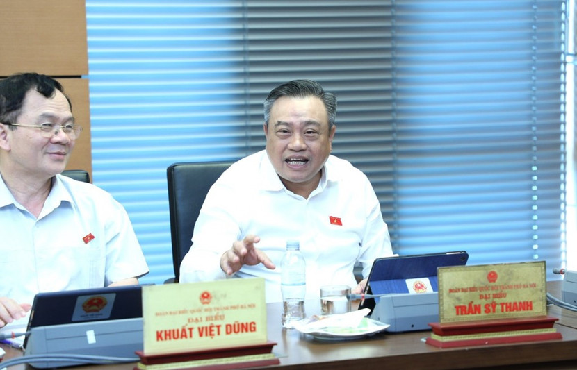 Đại biểu Trần Sỹ Thanh - Chủ tịch UBND TP Hà Nội phát biểu Đại biểu Trần Sỹ Thanh - Chủ tịch UBND TP Hà Nội phát biểu