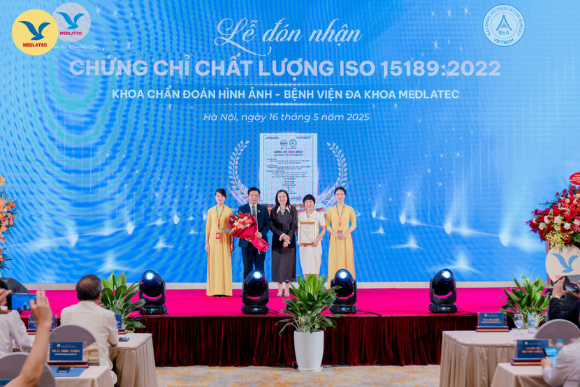 Đại diện Medlatec nhận chứng chỉ ISO 15189:2022 từ Văn phòng Công nhận chất lượng quốc gia (BoA) Đại diện Medlatec nhận chứng chỉ ISO 15189:2022 từ Văn phòng Công nhận chất lượng quốc gia (BoA)