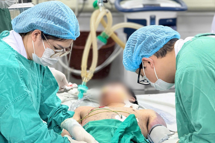 Nam thanh niên biến chứng nguy kịch vì thủy đậu, điều trị tại BV Bệnh Nhiệt đới Trung ương Nam thanh niên biến chứng nguy kịch vì thủy đậu, điều trị tại BV Bệnh Nhiệt đới Trung ương