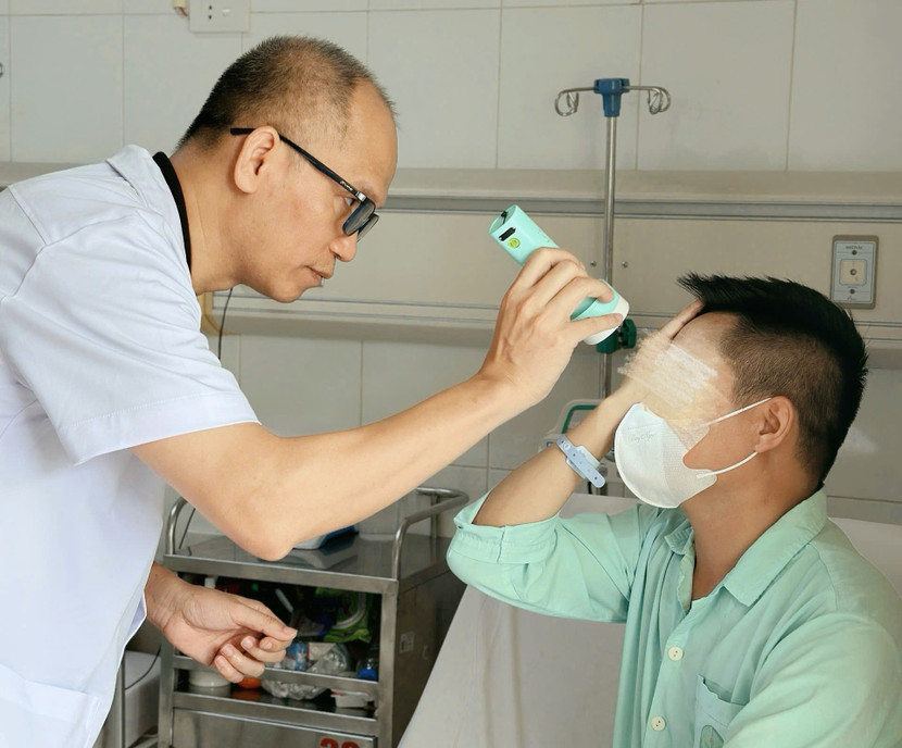 Người bệnh được điều trị tại Bệnh viện Việt Đức Người bệnh được điều trị tại Bệnh viện Việt Đức