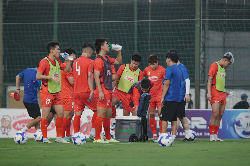 Buổi tập của đội tuyển bóng đá Quốc gia nam