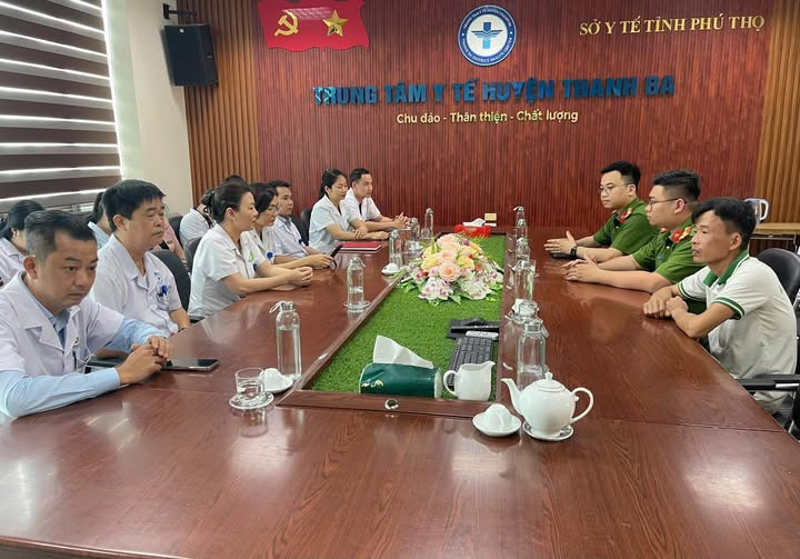 Buổi làm việc giữa các cơ quan chức năng với người tấn công nhân viên y tế