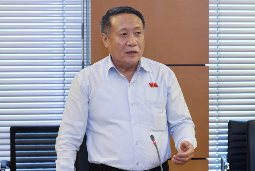 Đại biểu Hà Sỹ Đồng (đoàn Quảng Trị) phát biểu thảo luận tổ