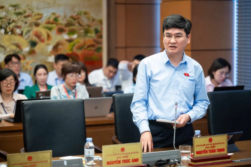 ĐBQH Nguyễn Tuấn Thịnh (đoàn Hà Nội) phát biểu thảo luận tổ chiều 12-5