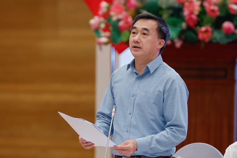 Thứ trưởng Bộ Y tế Trần Văn Thuấn trả lời báo chí