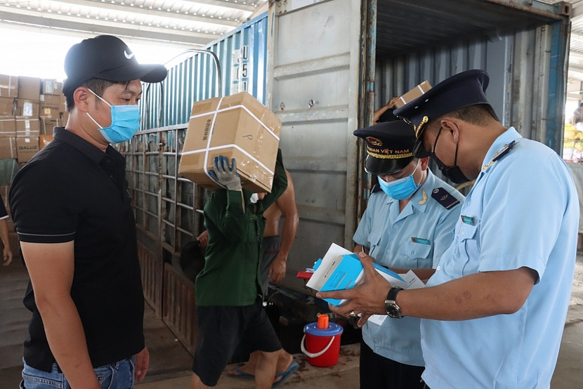 Kiểm tra thực phẩm nhập khẩu (Ảnh minh họa)