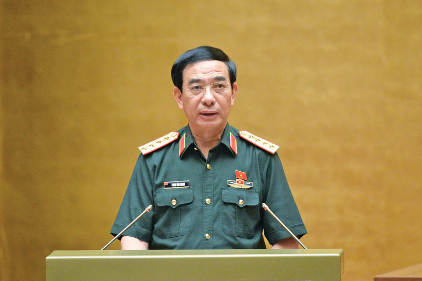 Đại tướng Phan Văn Giang, Bộ trưởng Bộ Quốc phòng báo cáo tại Quốc hội Đại tướng Phan Văn Giang, Bộ trưởng Bộ Quốc phòng báo cáo tại Quốc hội