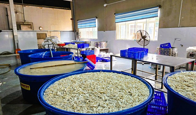 Chân gà ngâm hóa chất bị phát hiện