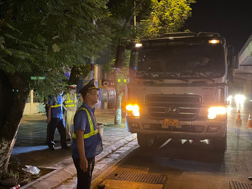 Chiếc xe này thậm chí không có đăng ký, đăng kiểm Chiếc xe này thậm chí không có đăng ký, đăng kiểm