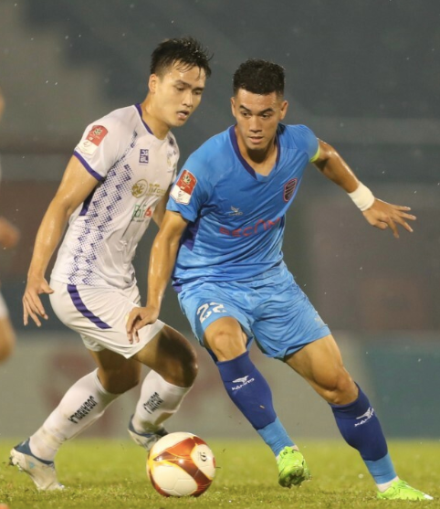 Tiến Linh (phải) giải toả áp lực với bàn thắng đầu tiên tại V-League 2023 Tiến Linh (phải) giải toả áp lực với bàn thắng đầu tiên tại V-League 2023