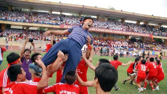 Thắng luân lưu nghẹt thở, THPT Nguyễn Thị Minh Khai đoạt Cúp vô địch ảnh 19
