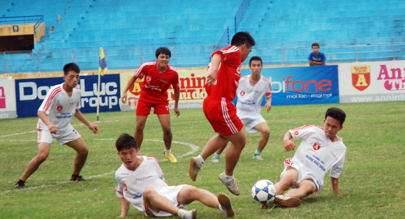Thắng luân lưu nghẹt thở, THPT Nguyễn Thị Minh Khai đoạt Cúp vô địch ảnh 11