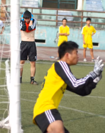 Đoạt vé chung kết trên chấm luân lưu ảnh 6