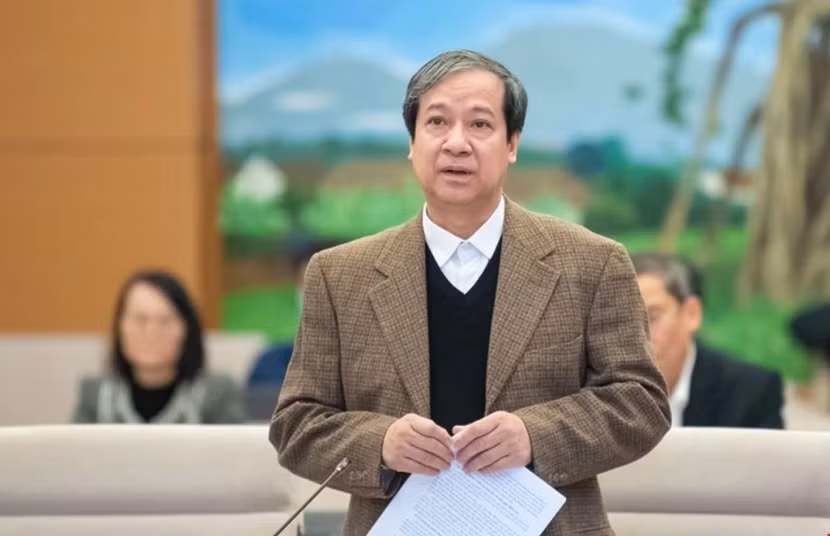 Bộ trưởng Bộ GD&ĐT Nguyễn Kim Sơn báo cáo tại phiên họp Bộ trưởng Bộ GD&ĐT Nguyễn Kim Sơn báo cáo tại phiên họp