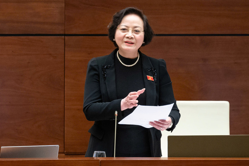 Bộ trưởng Bộ Nội vụ Phạm Thị Thanh Trà phát biểu làm rõ thêm các ý kiến ĐBQH nêu