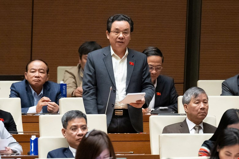 Đại biểu Hoàng Văn Cường phát biểu thảo luận