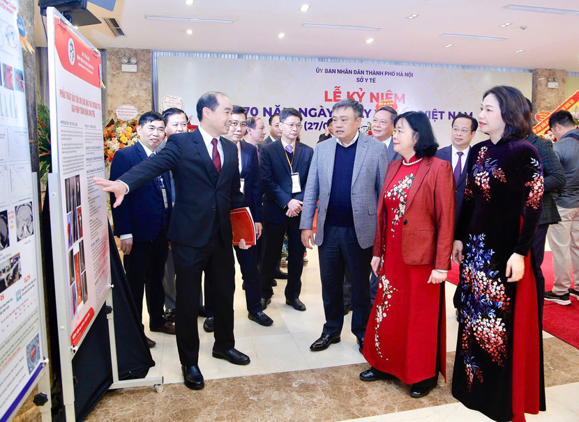 Các đồng chí lãnh đạo TP Hà Nội tham dự Lễ kỷ niệm