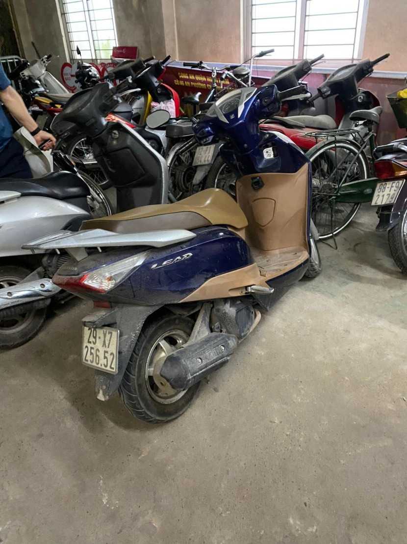 Chiếc xe các đối tượng sử dụng làm phương tiện gây án được xác định là xe tang vật trong một vụ trộm cắp tài sản trước đó