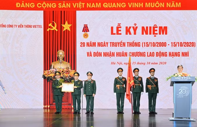 Viettel Telecom đón nhận Huân chương Lao động hạng Nhì ảnh 1