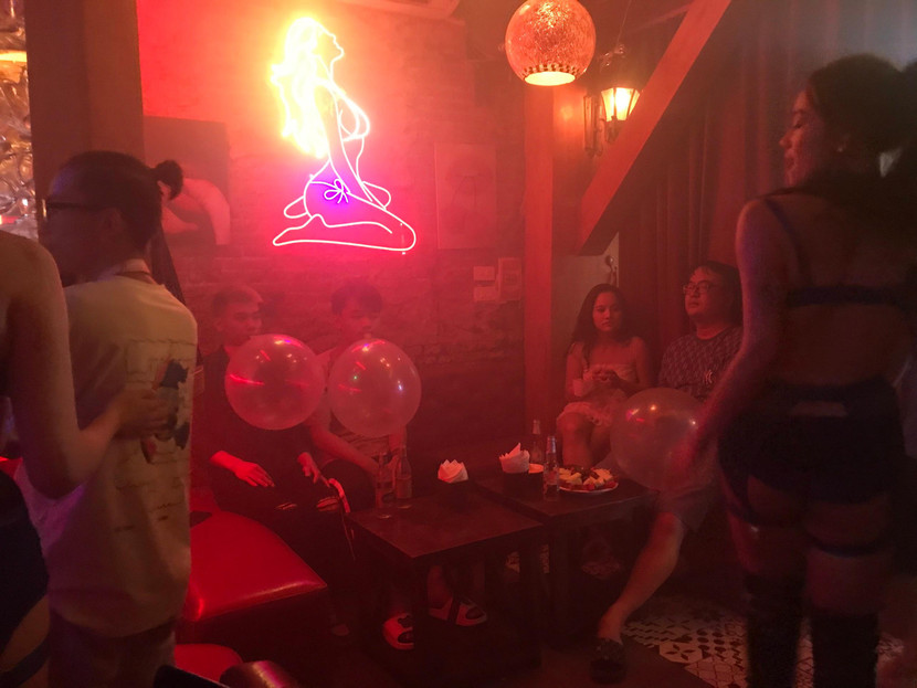 Sử dụng "bóng cười" đa phần là giới trẻ Sử dụng "bóng cười" đa phần là giới trẻ