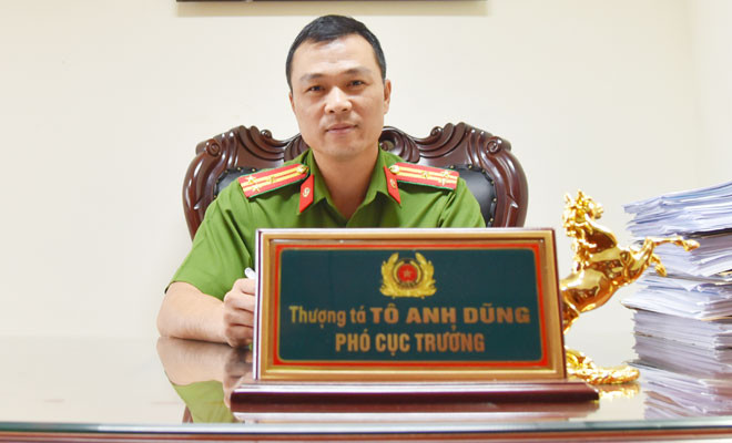 Thượng tá Tô Anh Dũng - Phó Cục trưởng Cục Cảnh sát quản lý hành chính về trật tự xã hội kiêm Giám đốc Trung tâm dữ liệu quốc gia về dân cư Thượng tá Tô Anh Dũng - Phó Cục trưởng Cục Cảnh sát quản lý hành chính về trật tự xã hội kiêm Giám đốc Trung tâm dữ liệu quốc gia về dân cư
