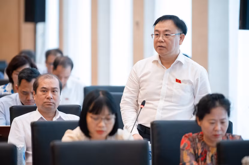 Đại biểu Nguyễn Công Long phát biểu