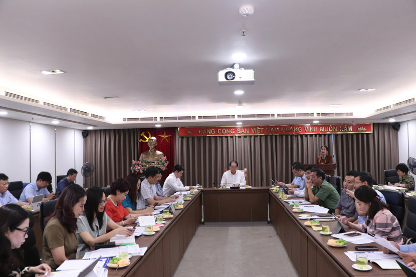 Quang cảnh phiên họp