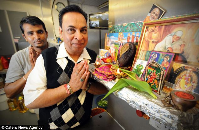 Thờ quả cà tím vì cho rằng thần thánh hiển linh ảnh 5