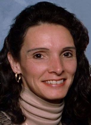 Vợ đi hoang 10 năm, chồng con ở nhà khốn đốn ảnh 2