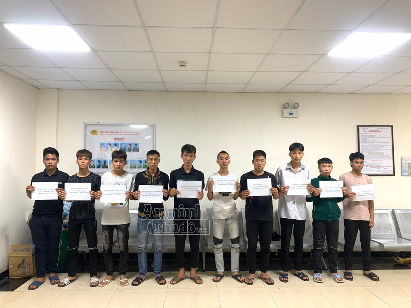 Những gương mặt còn non nớt chỉ 15-17 tuổi nhưng đã nổi máu yêng hùng