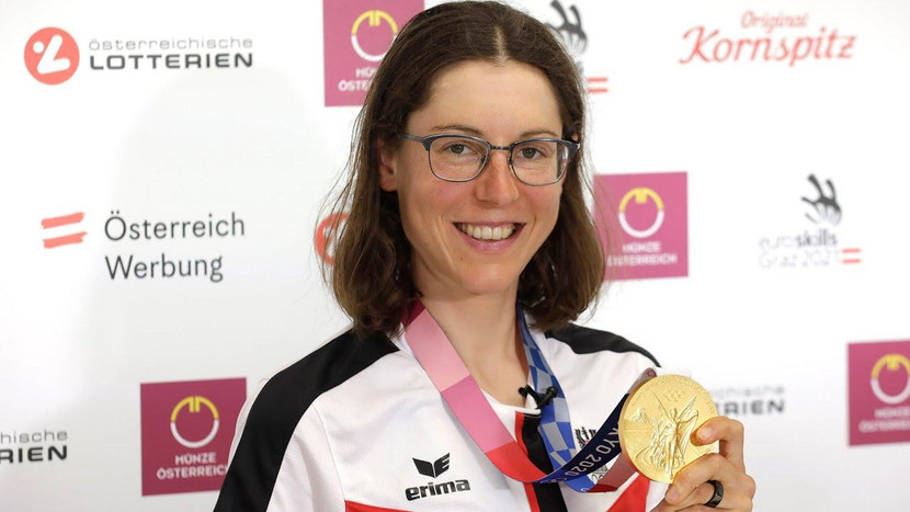 Tiến sỹ toán học người Áo, Anna Kiesenhofer chinh phục thành công tấm HCV Olympic Tiến sỹ toán học người Áo, Anna Kiesenhofer chinh phục thành công tấm HCV Olympic