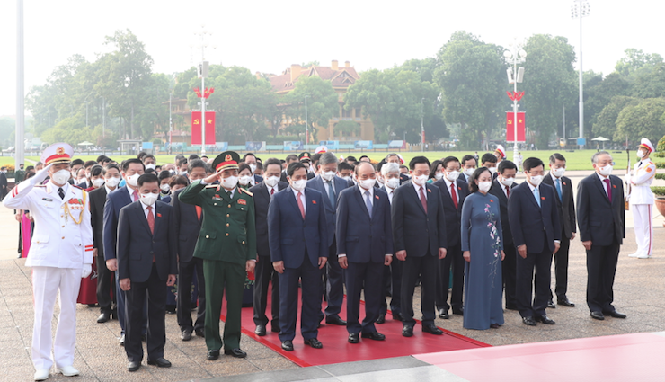 Lãnh đạo Đảng, Nhà nước, các đại biểu Quốc hội vào lăng viếng Chủ tịch Hồ Chí Minh Lãnh đạo Đảng, Nhà nước, các đại biểu Quốc hội vào lăng viếng Chủ tịch Hồ Chí Minh