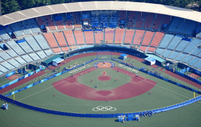 Trận đấu đầu tiên tại Olympic Tokyo diễn ra trên sân không khán giả