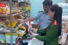 Phát hiện cơ sở kinh doanh sử dụng lượng lớn nguyên liệu và phụ gia trôi nổi trên thị trường