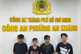 Bắt 'nóng' nhóm thiếu niên 13-14 tuổi trộm cắp nhiều xe máy