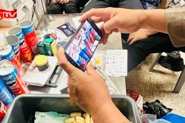 Phát hiện 3,6 kg ma tuý ngụy trang trong các hộp bim bim nhập cảnh qua sân bay Nội Bài 