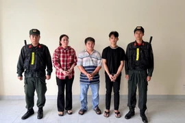 Bắt giam chủ cơ sở cùng nhân viên sản xuất 800 tấn mì trộn hóa chất