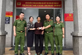 Nỗ lực hoàn thiện định danh cá nhân cho cụ bà 82 tuổi