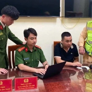 Tin Podcast ngày 4-3-2026: Danh tính tài xế xe tải ‘thông chốt’ kiểm tra nồng độ cồn