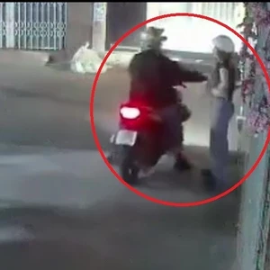 Tin Podcast ngày 2/2/2026: Phạt 12 triệu đồng đối tượng che biển số, sàm sỡ phụ nữ