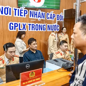 Tin Podcast ngày 18/6/2026: Giảm một nửa thời gian cấp, đổi giấy phép lái xe 